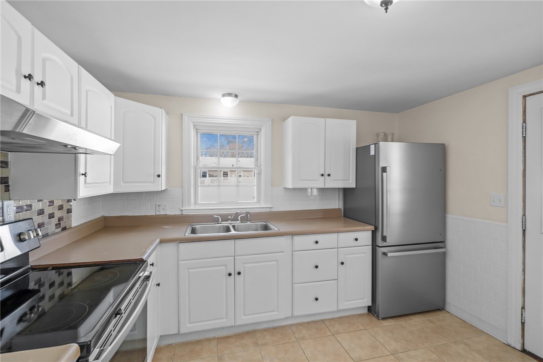 65 Almy Street Warwick, RI 02886 - Photo 14 of 34 Kitchen