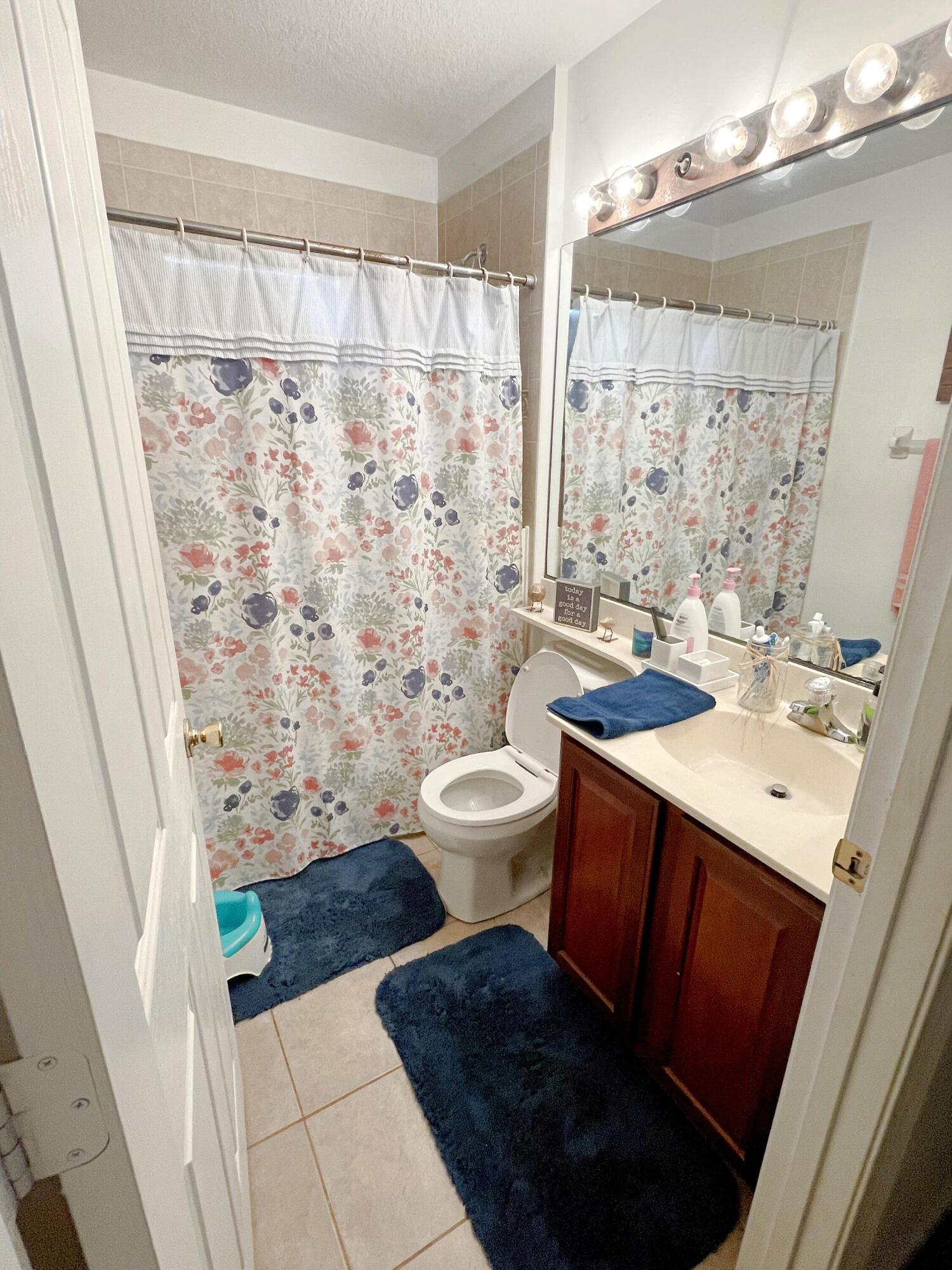2099 Southwest Del Rio Boulevard Port St. Lucie, FL 34953 - Photo 14 of 21 Bathroom 2