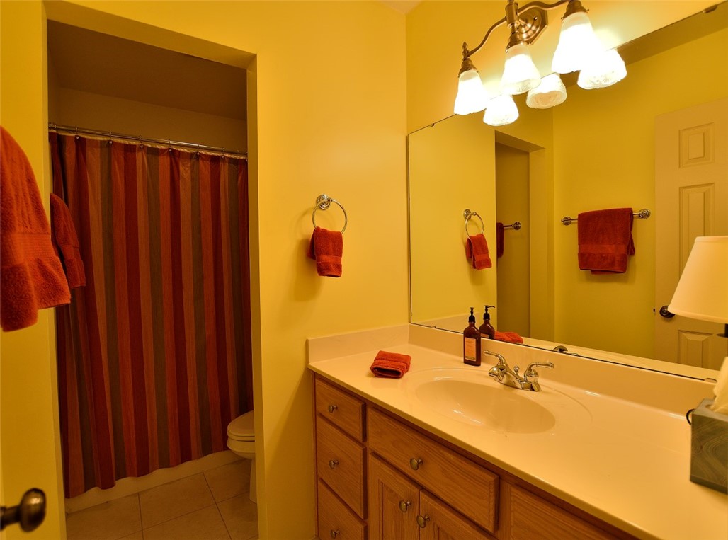 15023 Beacon Ridge Drive Seneca, SC 29678 - Photo 26 of 38 Full guest bath on main level.