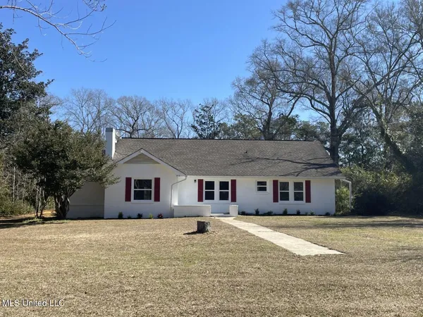 $267,500 | 1416 Alabama Street, Leakesville, MS 39451