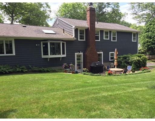 4 Mast Hill Road Hingham, MA 02043 - Photo 2 of 27 Gallery Image 2
