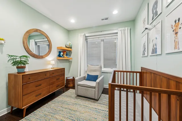 $650,000 | 2521 North Ashland Avenue, Unit 2S, Chicago, IL 60614