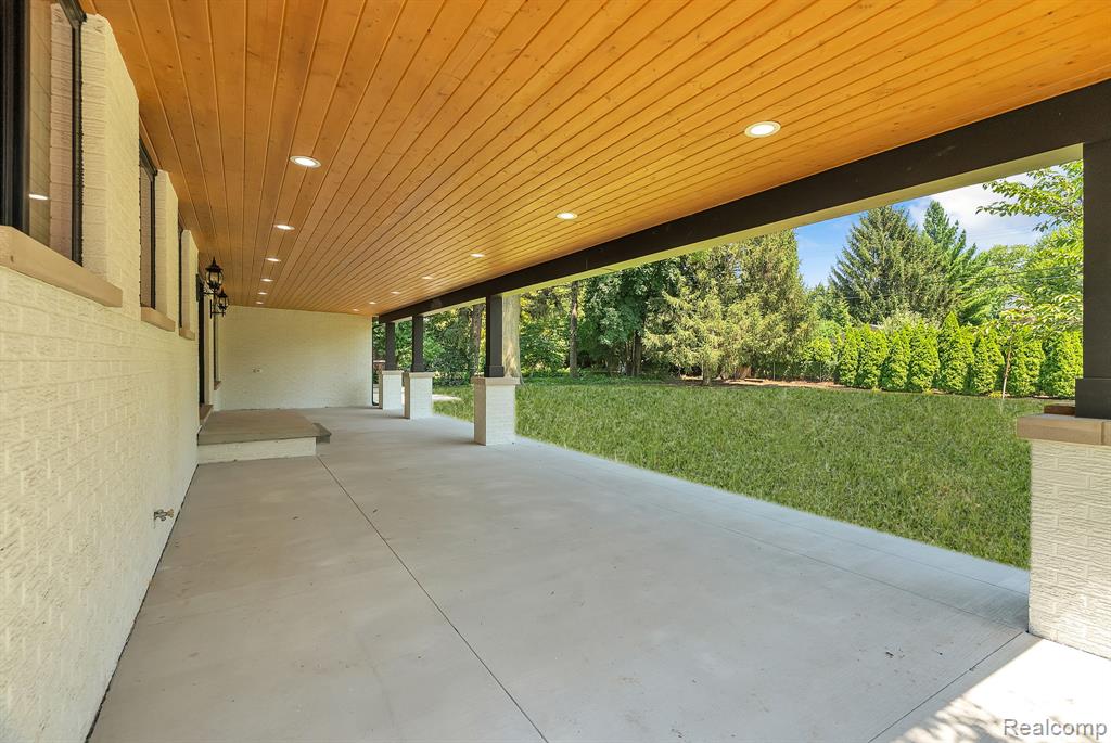 2 Ridgemont Court Dearborn, MI 48124 - Photo 49 of 63 Gallery Image 49