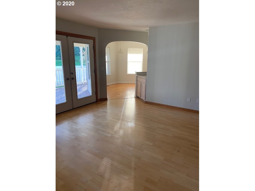 1220 North River Road Cottage Grove, OR 97424 - Photo 13 of 30 Gallery Image 13
