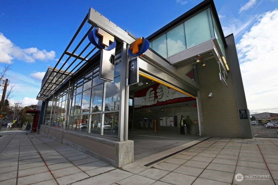 308 East Republican Street, Unit 513 Seattle, WA 98102 - Photo 38 of 40 a view of a house with a door