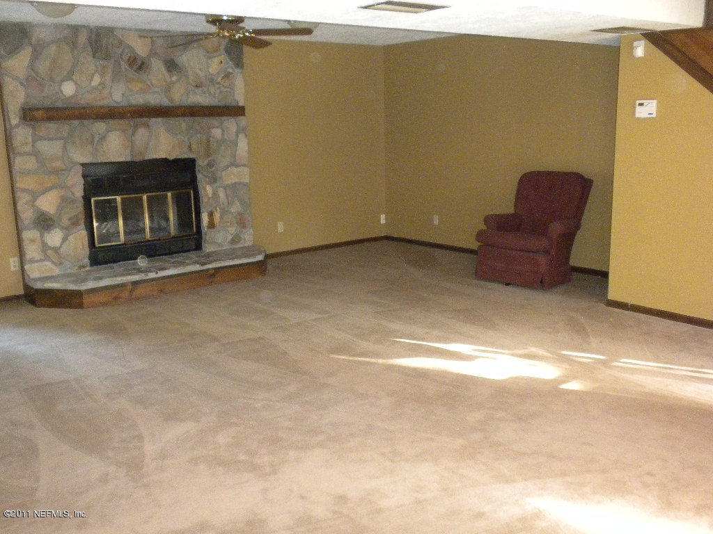 3825 Floyd Road Green Cove Springs, FL 32043 - Photo 2 of 12 Living Room