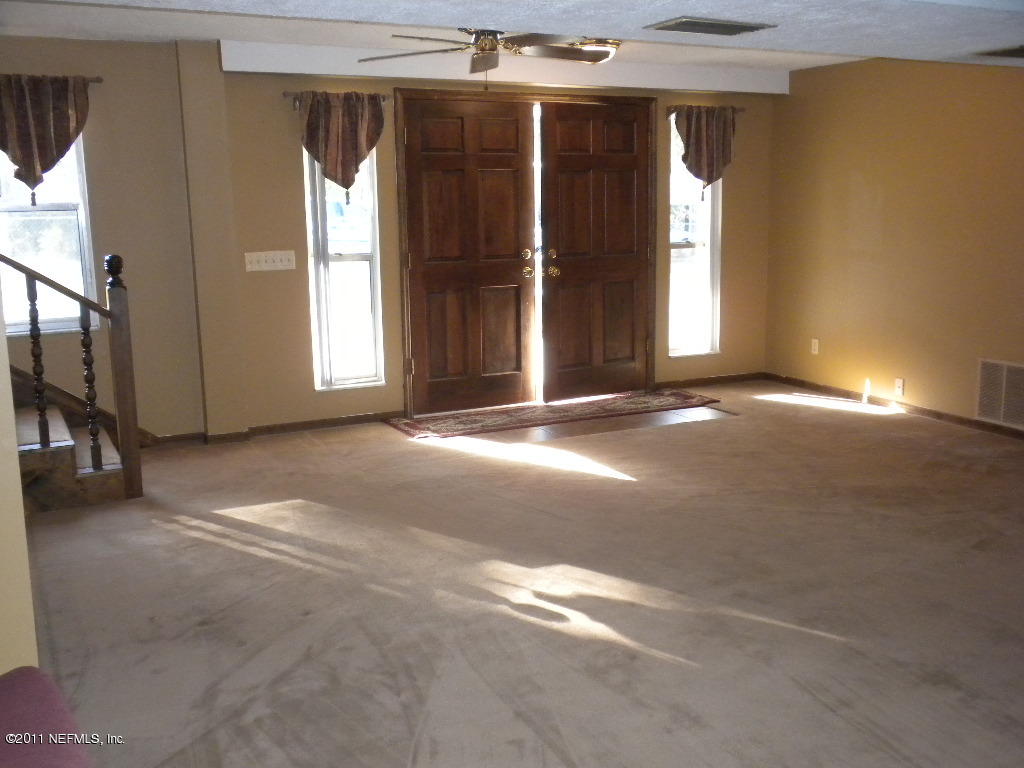 3825 Floyd Road Green Cove Springs, FL 32043 - Photo 3 of 12 Living Room v2