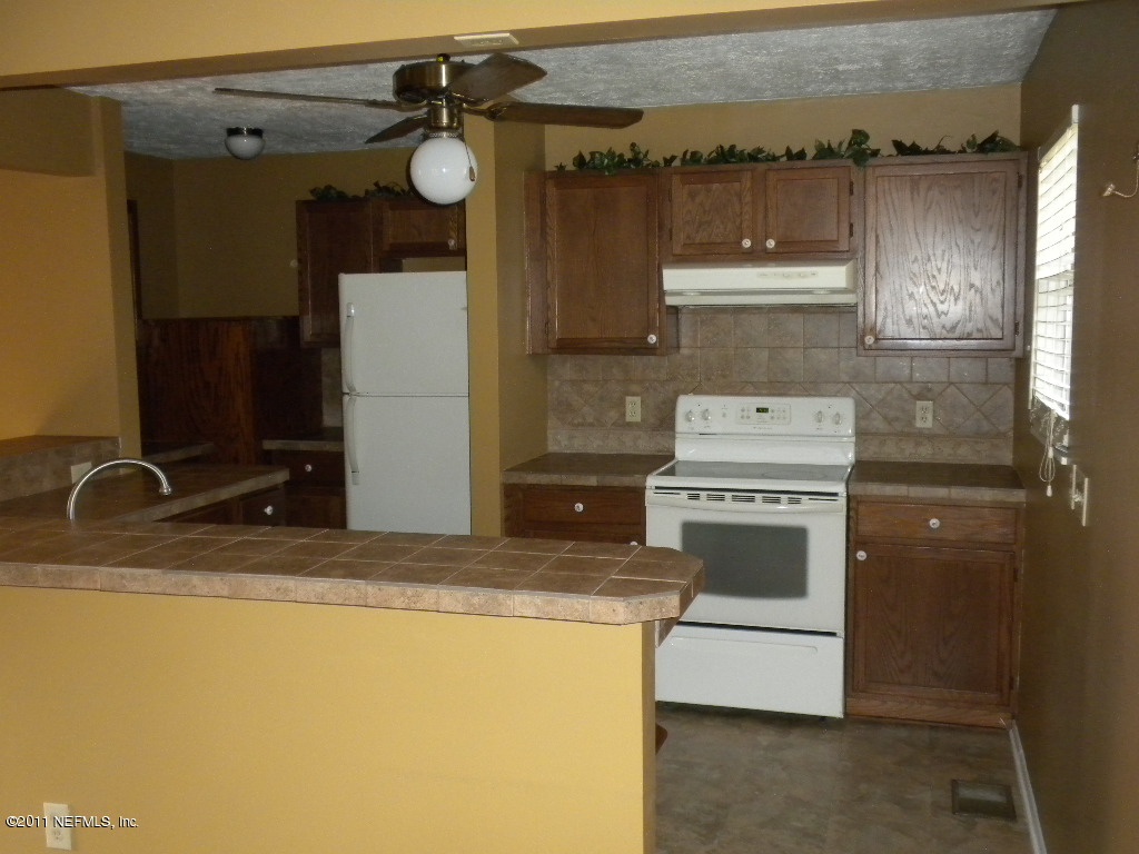 3825 Floyd Road Green Cove Springs, FL 32043 - Photo 4 of 12 Kitchen
