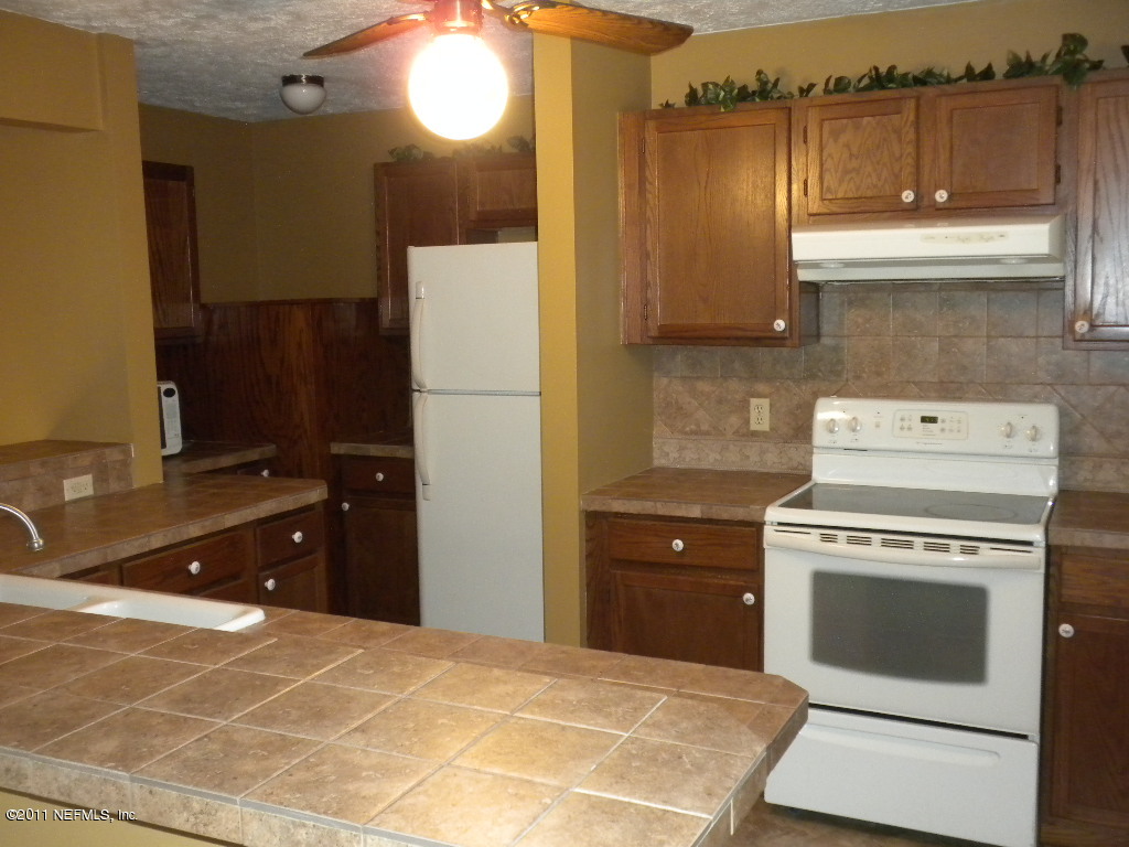 3825 Floyd Road Green Cove Springs, FL 32043 - Photo 5 of 12 Kitchen v2