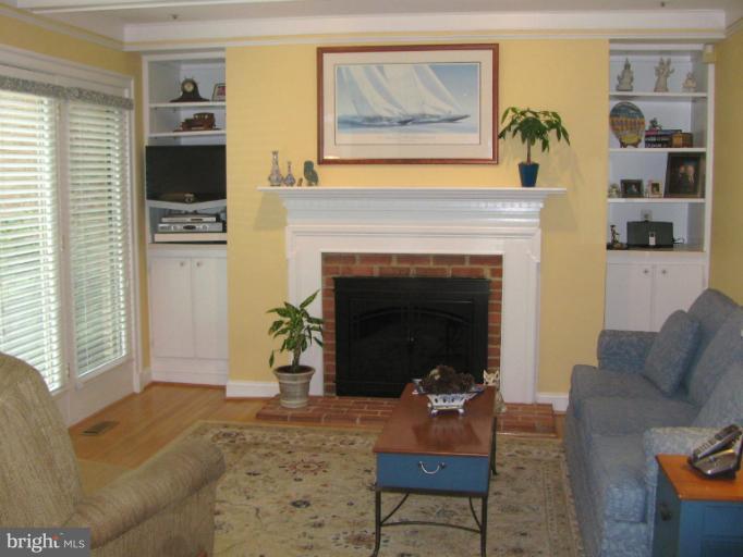 11821 Bishops Content Road Bowie, MD 20721 - Photo 11 of 27 Family Room