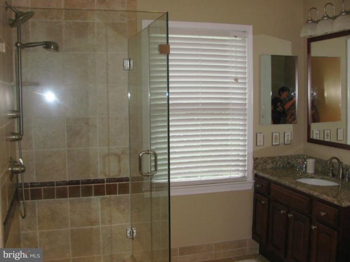 11821 Bishops Content Road Bowie, MD 20721 - Photo 17 of 27 Bath (Master)