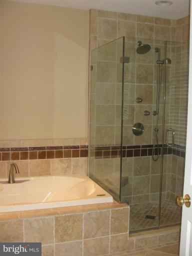 11821 Bishops Content Road Bowie, MD 20721 - Photo 20 of 27 Bath (Master)