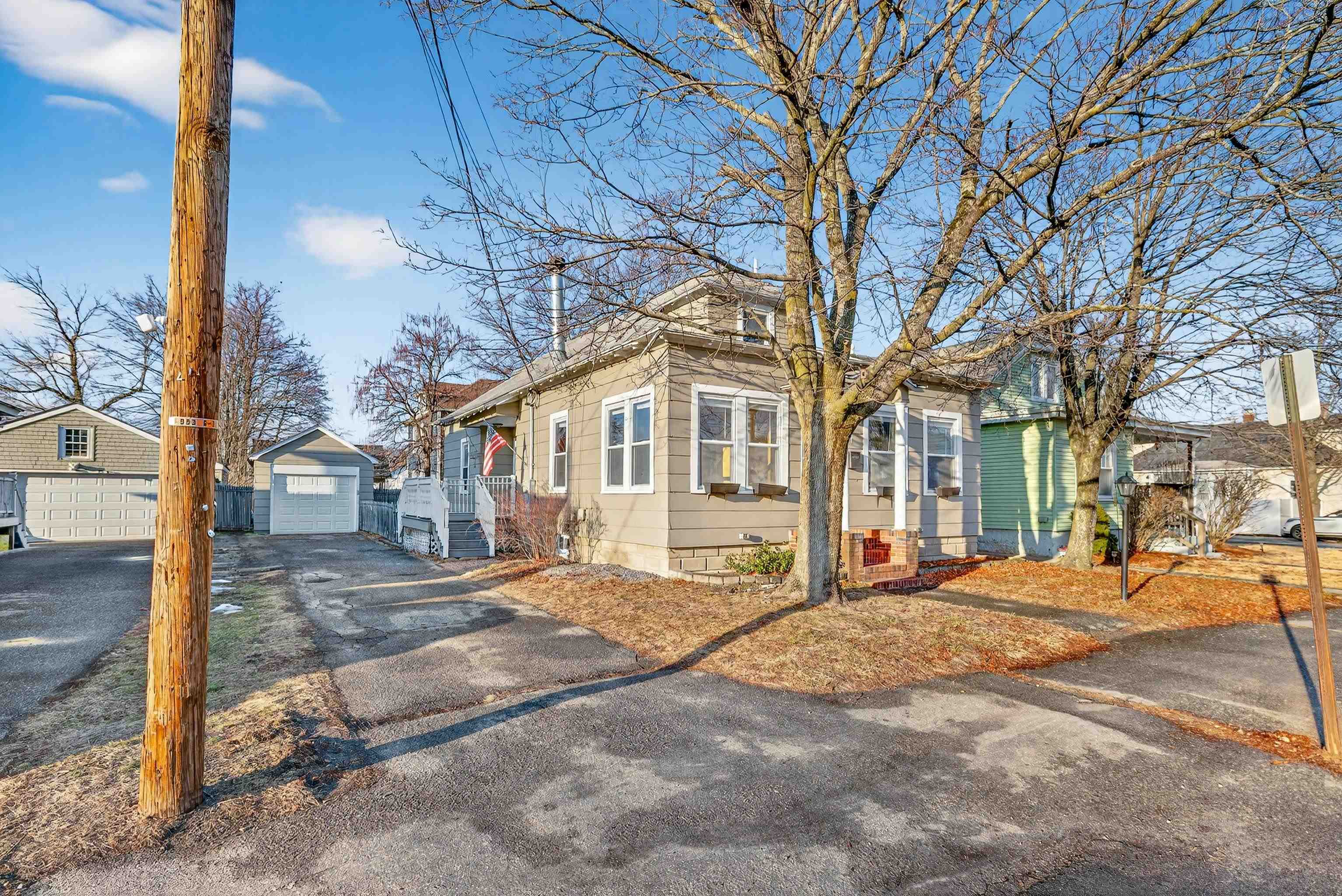 7 Pinard Street Goffstown, NH 03102 - Photo 2 of 49