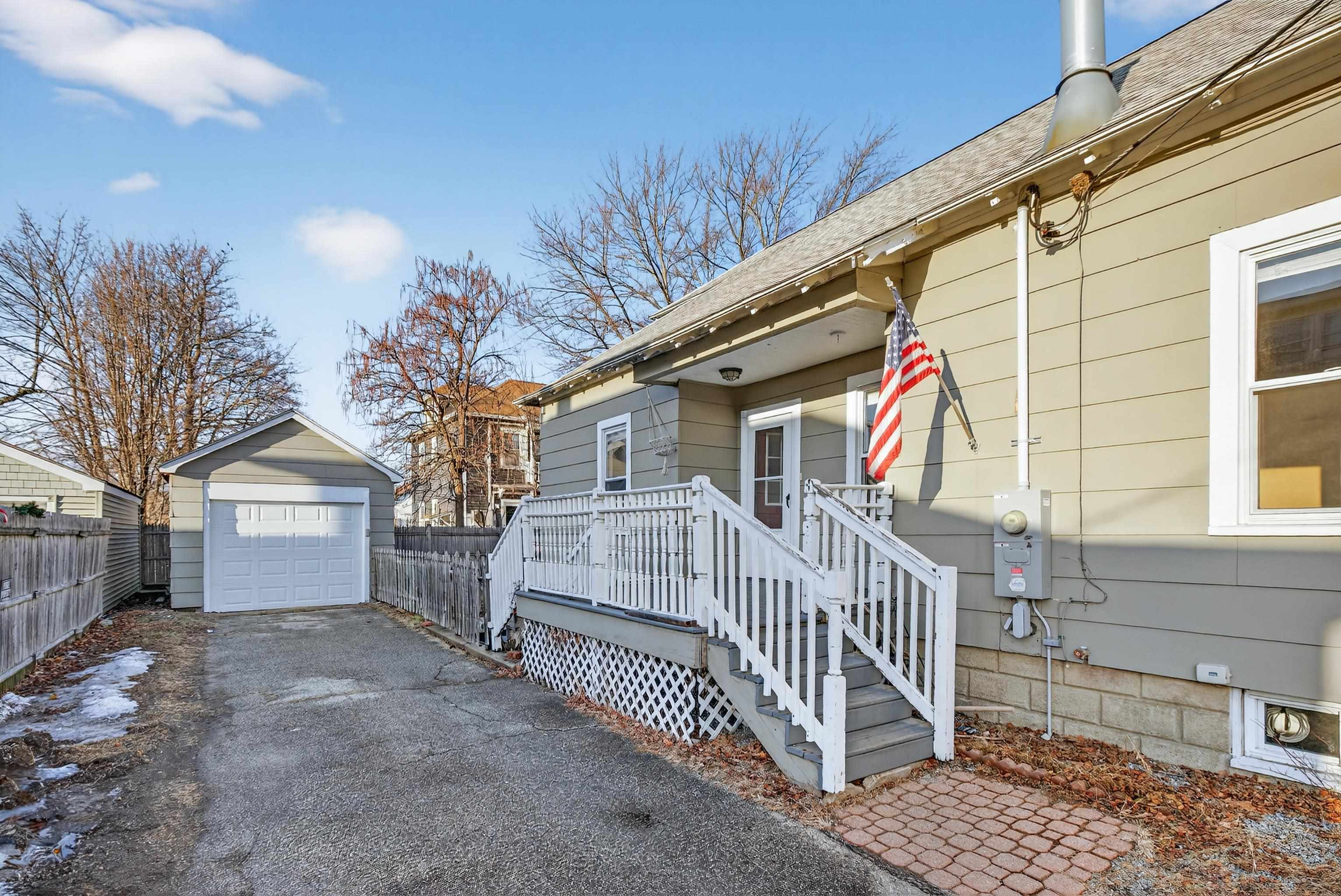 7 Pinard Street Goffstown, NH 03102 - Photo 4 of 49