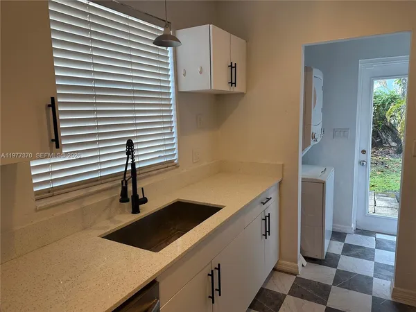 $4,800 | 725 Navarre Avenue, Unit 725, Coral Gables, FL 33134