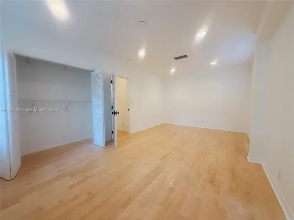 $4,800 | 725 Navarre Avenue, Unit 725, Coral Gables, FL 33134