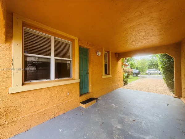 $4,800 | 725 Navarre Avenue, Unit 725, Coral Gables, FL 33134