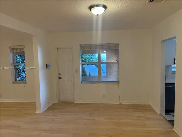 $4,800 | 725 Navarre Avenue, Unit 725, Coral Gables, FL 33134