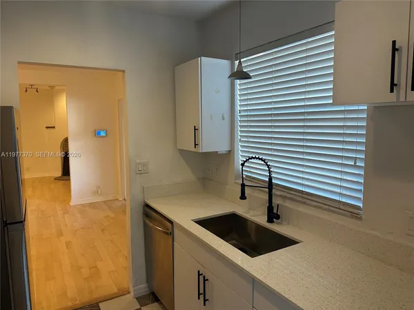 $4,800 | 725 Navarre Avenue, Unit 725, Coral Gables, FL 33134