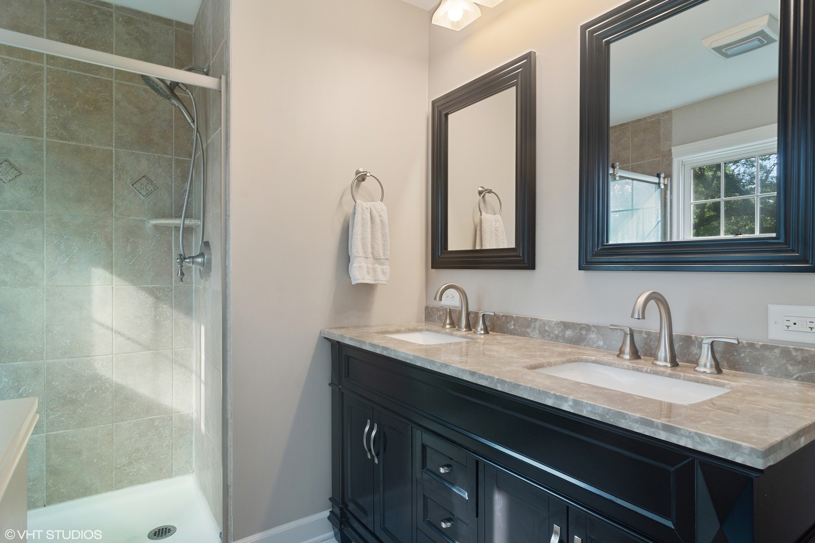 1555 Appleby Road Inverness, IL 60067 - Photo 20 of 45