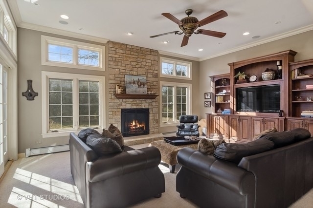 1555 Appleby Road Inverness, IL 60067 - Photo 3 of 45
