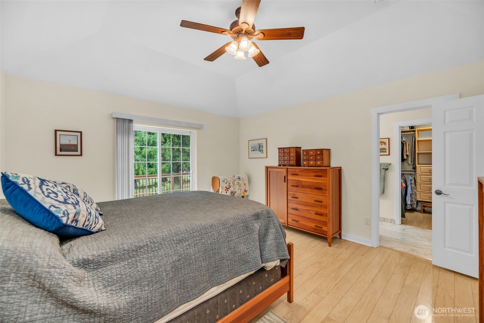 18005 252nd Avenue Southeast Maple Valley, WA 98038 - Photo 16 of 40 a bed room with furniture and wooden floor