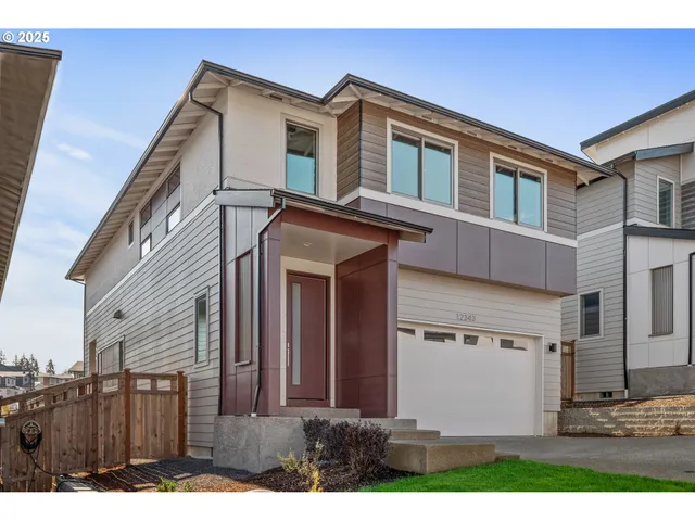 $719,950 | 12343 Southeast Falling Rain Way, Happy Valley, OR 97086