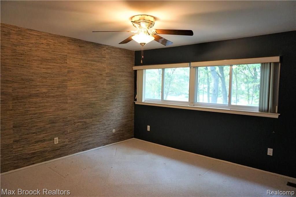 4077 Lincoln Road Bloomfield Hills, MI 48301 - Photo 22 of 30