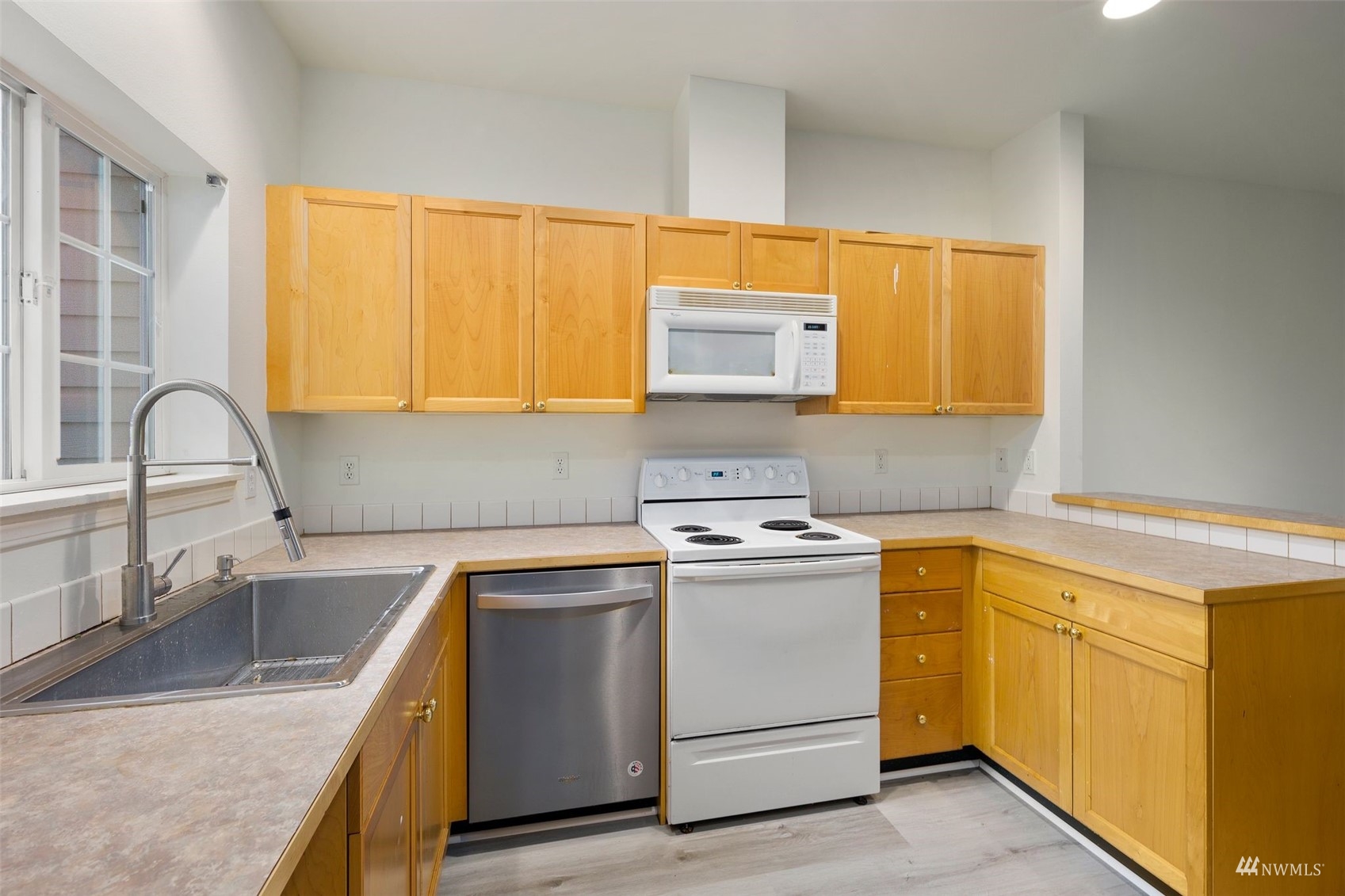 1522 196th Street Southeast, Unit E104 Bothell, WA 98012 - Photo 10 of 25 Gallery Image 10
