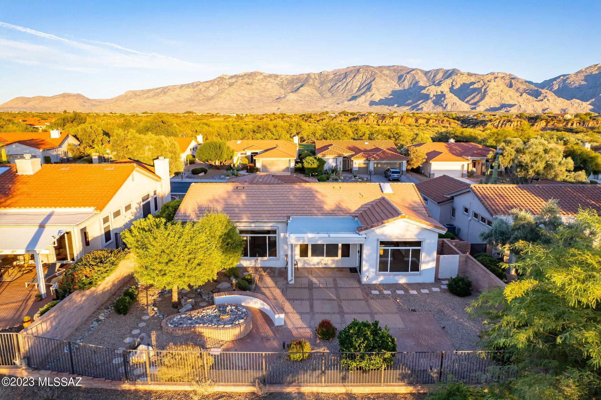 13611 North Pima Spring Way Oro Valley, AZ 85755 - Photo 3 of 49
