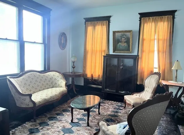 $119,900 | 705 East Madison Avenue, Iola, KS 66749