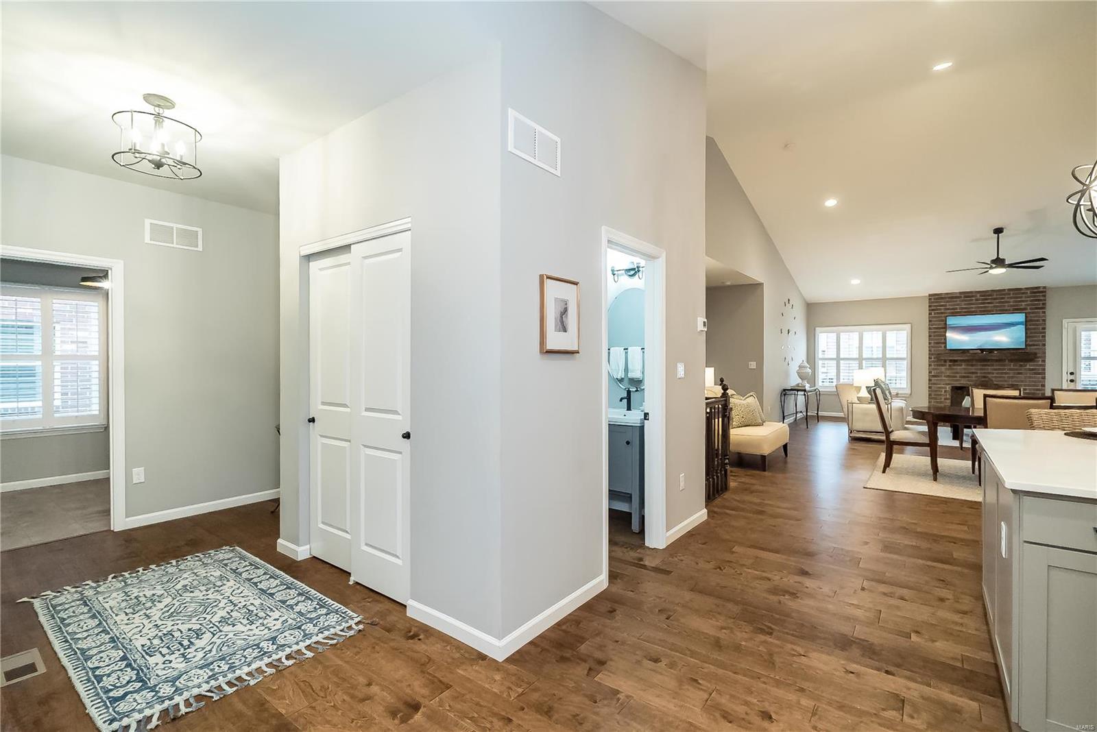 1325 Spring Snow Drive Frontenac, MO 63131 - Photo 6 of 50