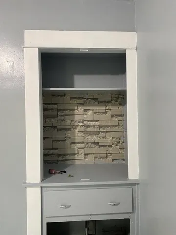 $2,000 | 249 Commonwealth Avenue, Unit 1, Springfield, MA 01108