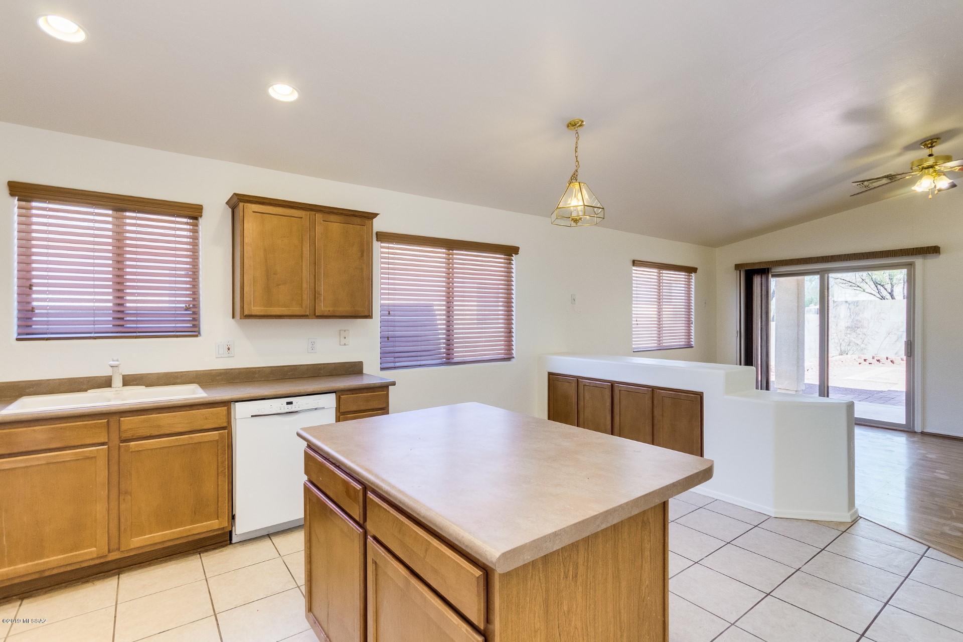 8313 South Bainbridge Road Tucson, AZ 85747 - Photo 10 of 21 Gallery Image 10
