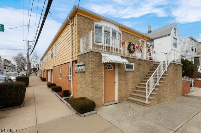 $920,000 | 391 Ave East, Bayonne, NJ 07002