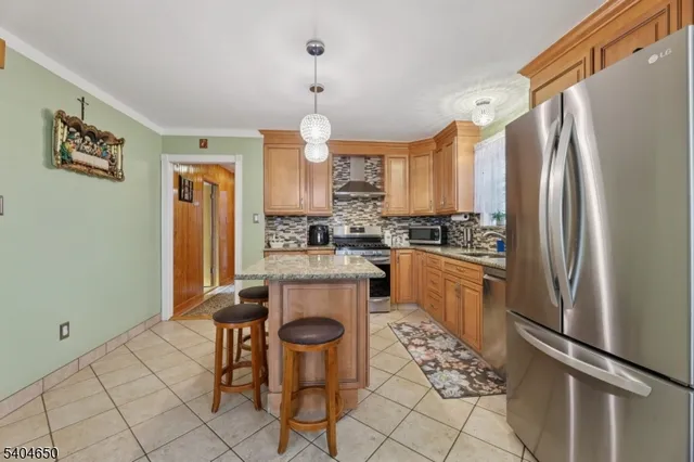 $920,000 | 391 Ave East, Bayonne, NJ 07002