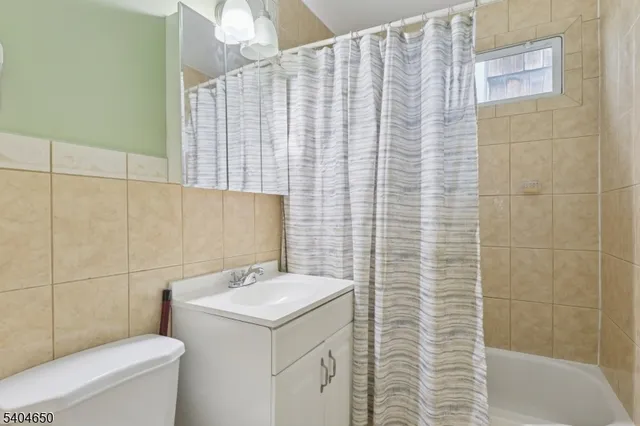 $920,000 | 391 Ave East, Bayonne, NJ 07002