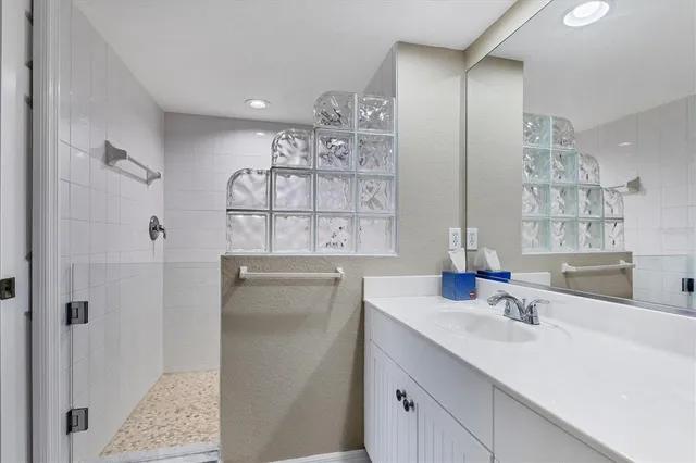 $3,750 | 1960 Oregon Trail, Unit 2A, Englewood, FL 34224