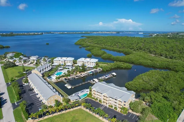 $3,750 | 1960 Oregon Trail, Unit 2A, Englewood, FL 34224