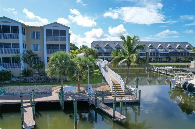 $3,750 | 1960 Oregon Trail, Unit 2A, Englewood, FL 34224