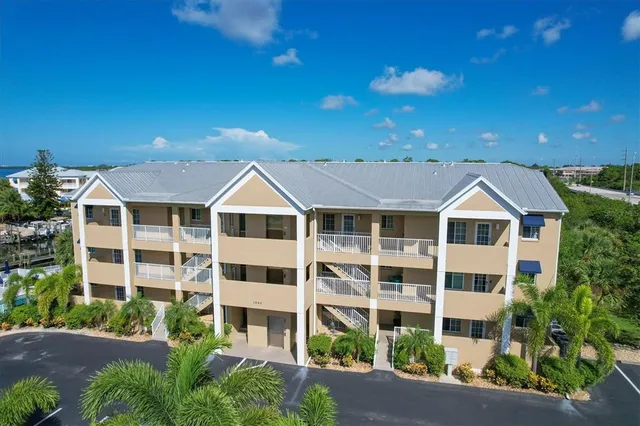 $3,750 | 1960 Oregon Trail, Unit 2A, Englewood, FL 34224