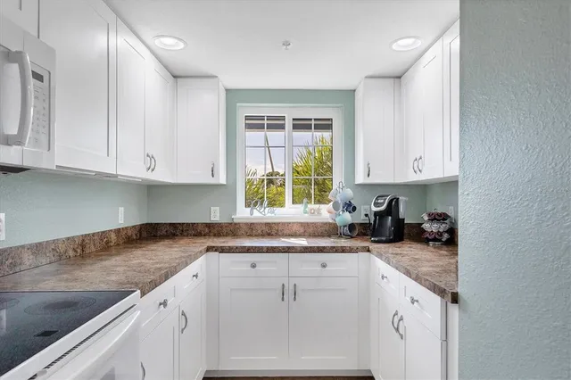 $3,750 | 1960 Oregon Trail, Unit 2A, Englewood, FL 34224