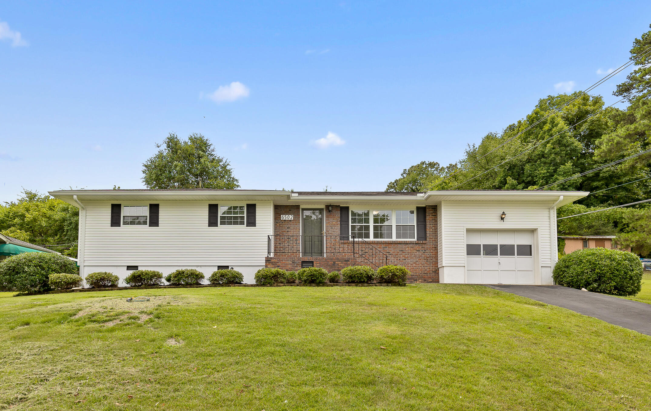 6502 Pine Manor Drive Chattanooga, TN 37421 - Photo 2 of 30 PineManor-34