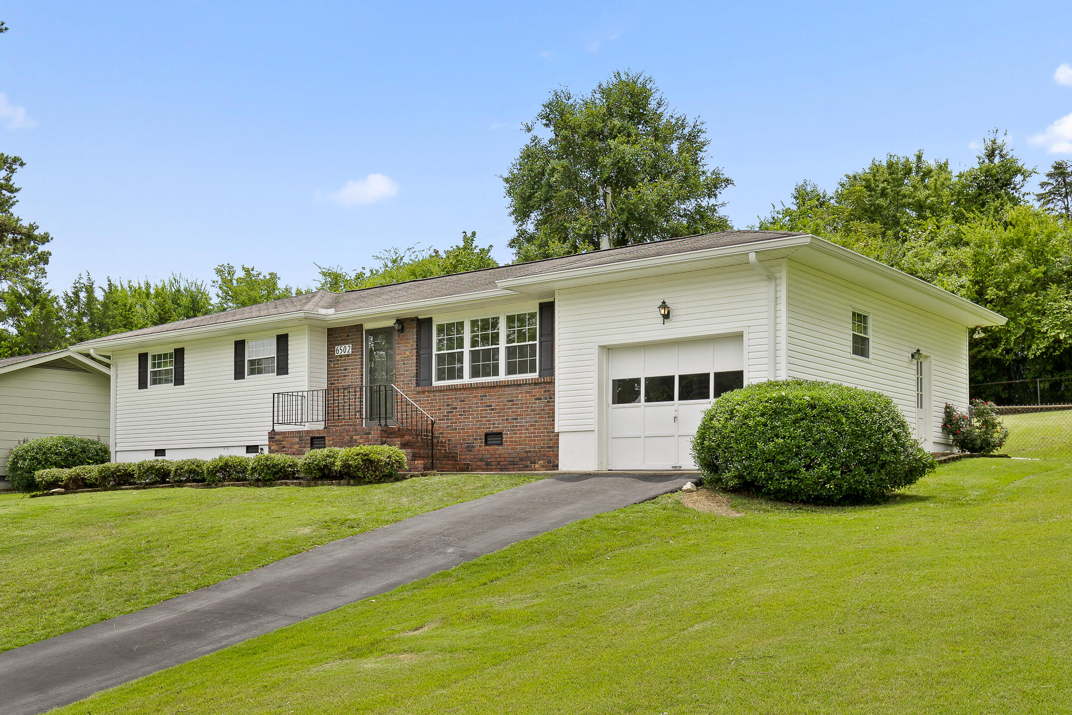 6502 Pine Manor Drive Chattanooga, TN 37421 - Photo 3 of 30 PineManor-32