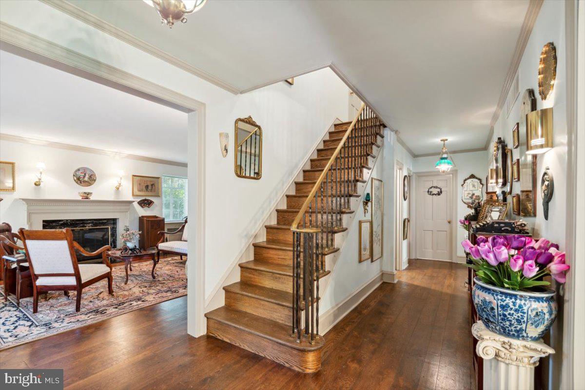 1402 Pepper Road Jenkintown, PA 19046 - Photo 3 of 45 Center Hall