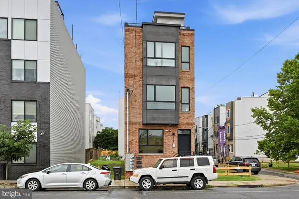 $2,100 | 315 West Berks Street, Unit 1, Philadelphia, PA 19122