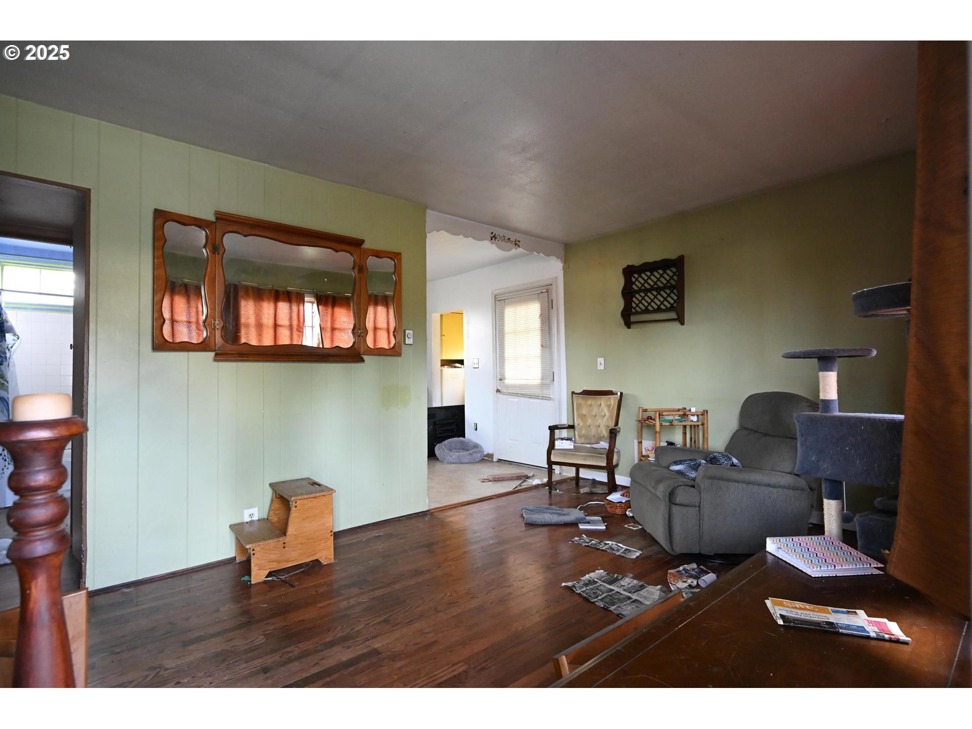 7118 Southeast Nehalem Street Portland, OR 97206 - Photo 5 of 12