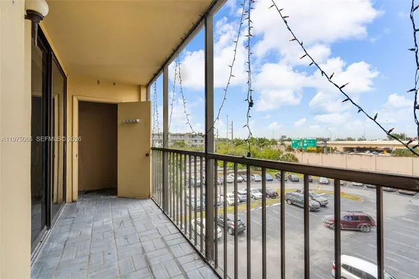 $189,000 | 8615 Northwest 8th Street, Unit 421, Miami, FL 33126