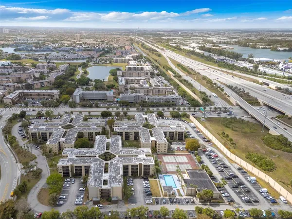 $189,000 | 8615 Northwest 8th Street, Unit 421, Miami, FL 33126