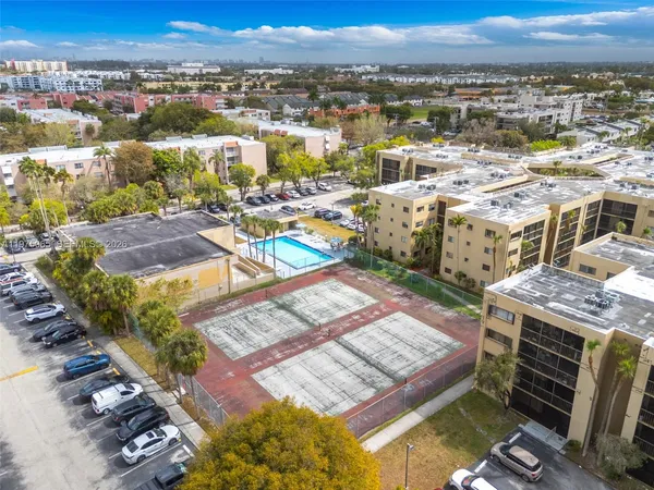 $189,000 | 8615 Northwest 8th Street, Unit 421, Miami, FL 33126